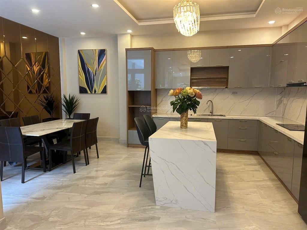 Góc 2 mặt tiền hoàng sa nhà 5 tầng ngang 6m phường nhiêu lộc q3 cũ