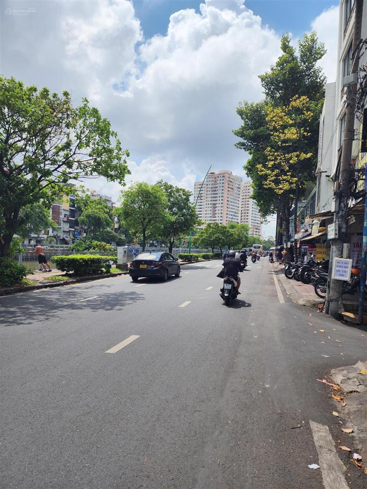 Góc 2 mặt tiền hoàng sa nhà 5 tầng ngang 6m phường nhiêu lộc q3 cũ