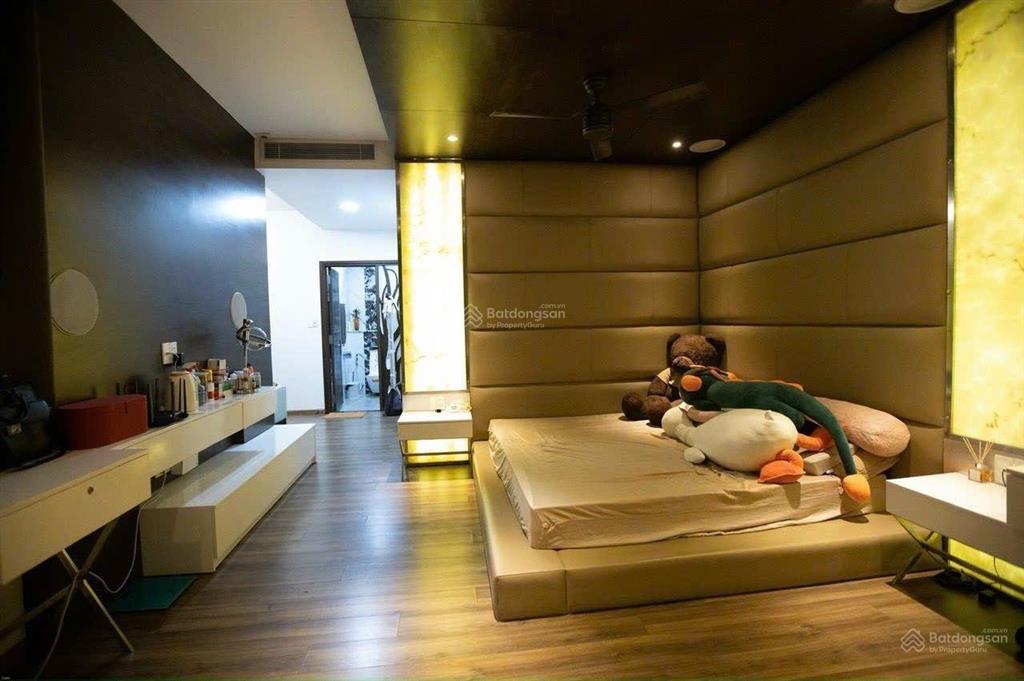 31 tỷ nhà 9 tầng nguyễn công trứ, phường cầu ông lãnh