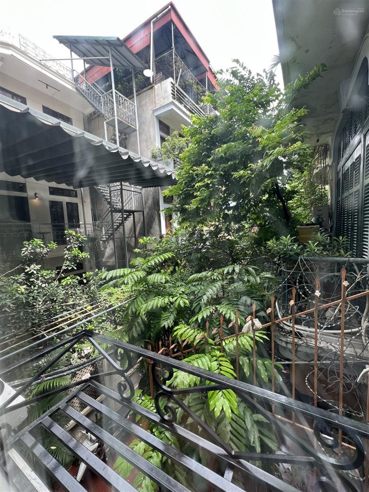 Nhà 4 tầng thang máy, mới, đẹp, thoáng, yên tĩnh, ngay trung tâm thành phố
