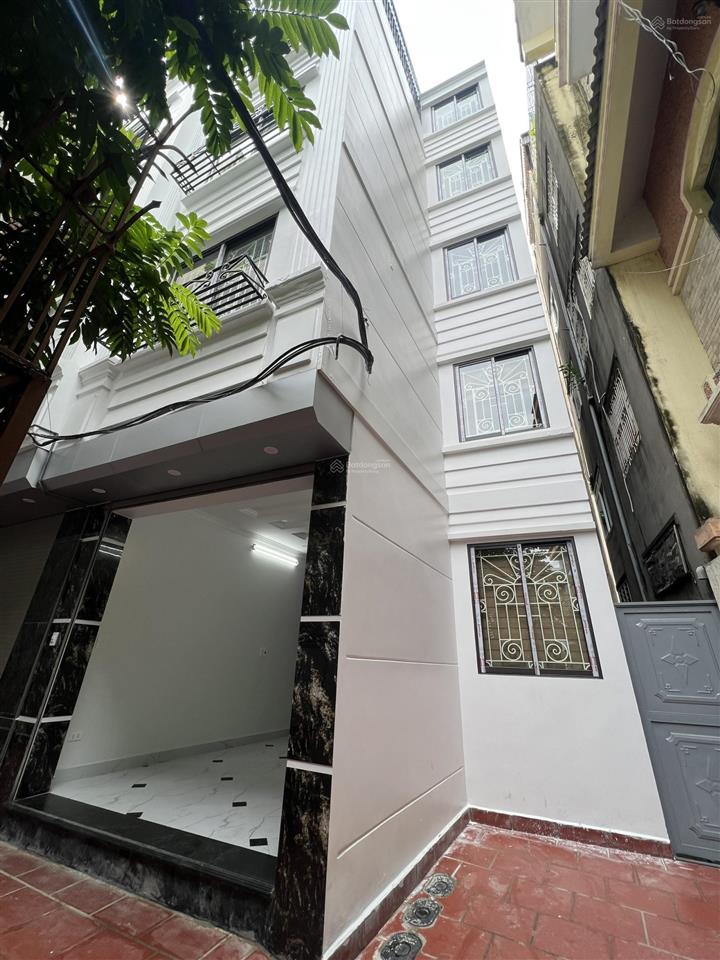 Nhà 4 tầng thang máy, mới, đẹp, thoáng, yên tĩnh, ngay trung tâm thành phố