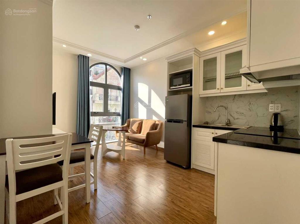 Sắp trống studio/1pn tách bếp 45m2 gym  hồ bơi  dọn phòng  máy giặt riêng