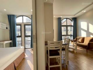 Sắp trống studio/1pn tách bếp 45m2 gym  hồ bơi  dọn phòng  máy giặt riêng