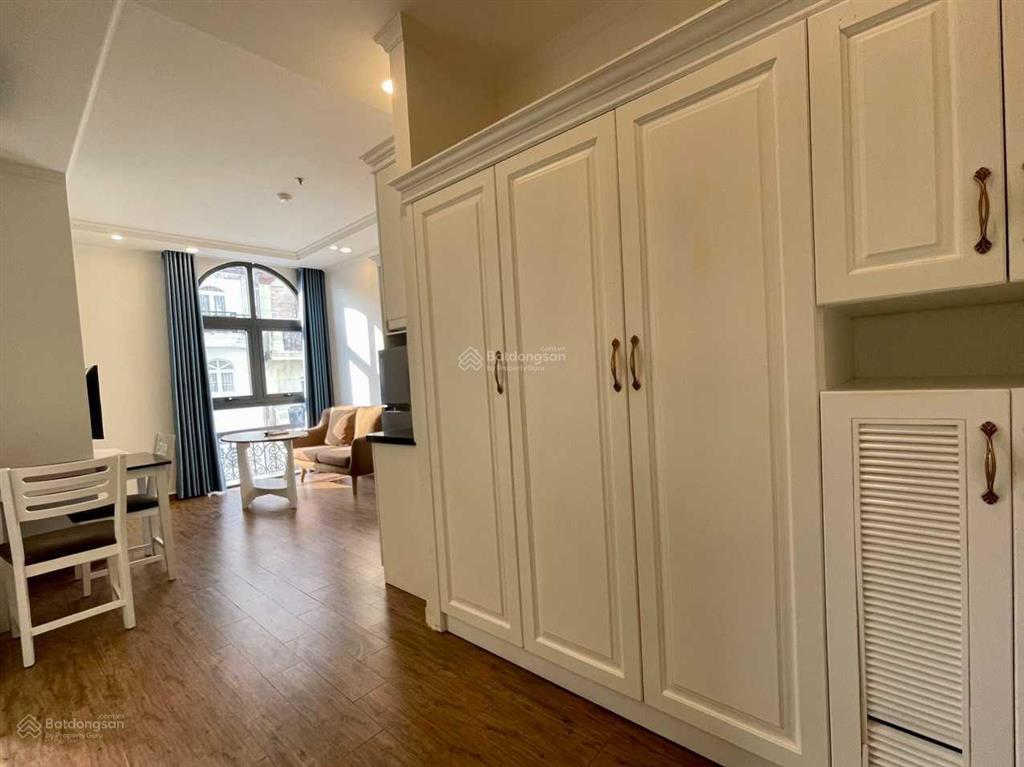 Sắp trống studio/1pn tách bếp 45m2 gym  hồ bơi  dọn phòng  máy giặt riêng