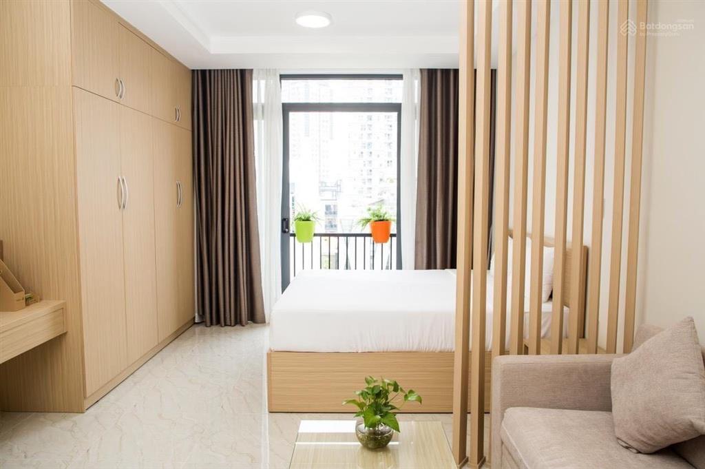 Trống căn hộ view landmark  balcony thoáng  chỉ tính điện
