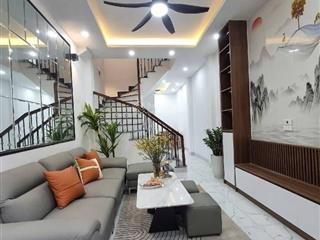 Bán nhà ngọc thụy  cách cầu long biên 200m  gần ô tô dừng đỗ  33m  6.85 tỷ