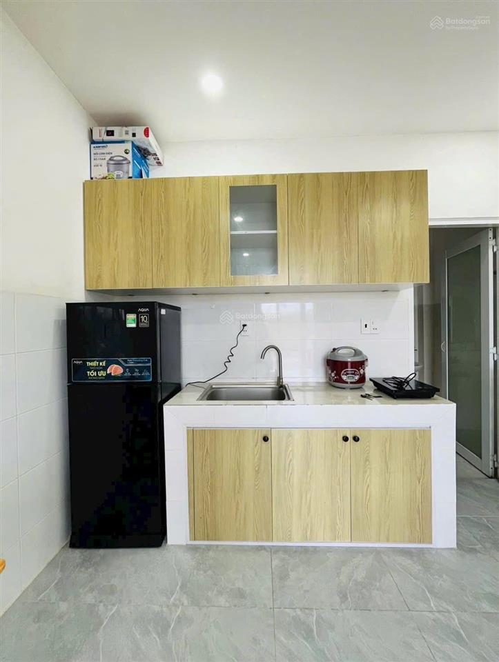 Cho thuê minihouse mặt tiền ban công kdc 91b gần đhyd, đhct, đhfpt