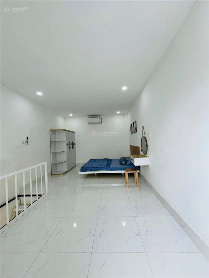 Cho thuê minihouse mặt tiền ban công kdc 91b gần đhyd, đhct, đhfpt