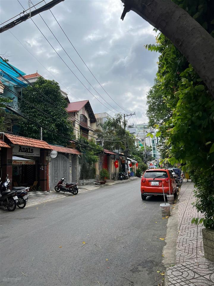 Bán nhà nguyễn gia trí (d2), bình thạnh. 10m * 12m, 3 tầng. giá 25 tỷ thương lượng