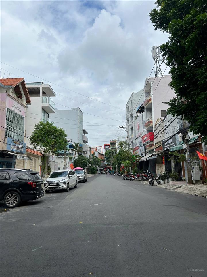 Bán nhà nguyễn gia trí (d2), bình thạnh. 10m * 12m, 3 tầng. giá 25 tỷ thương lượng