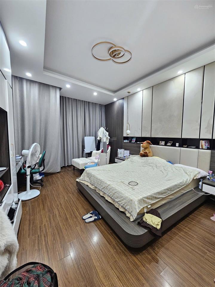 Bán nhà nghĩa tân ngõ thông kinh doanh 42m2 x 5 tầng giá 9.6 tỷ