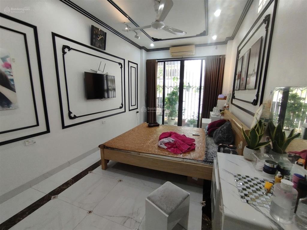 Bán nhà nguyễn phong sắc cầu giấy 56m x 5 tầng giá 15,6 tỷ