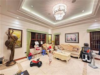 Bán nhà hoàng quốc việt cầu giấy phân lô kinh doanh 70m x 5 tầng giá 18 tỷ