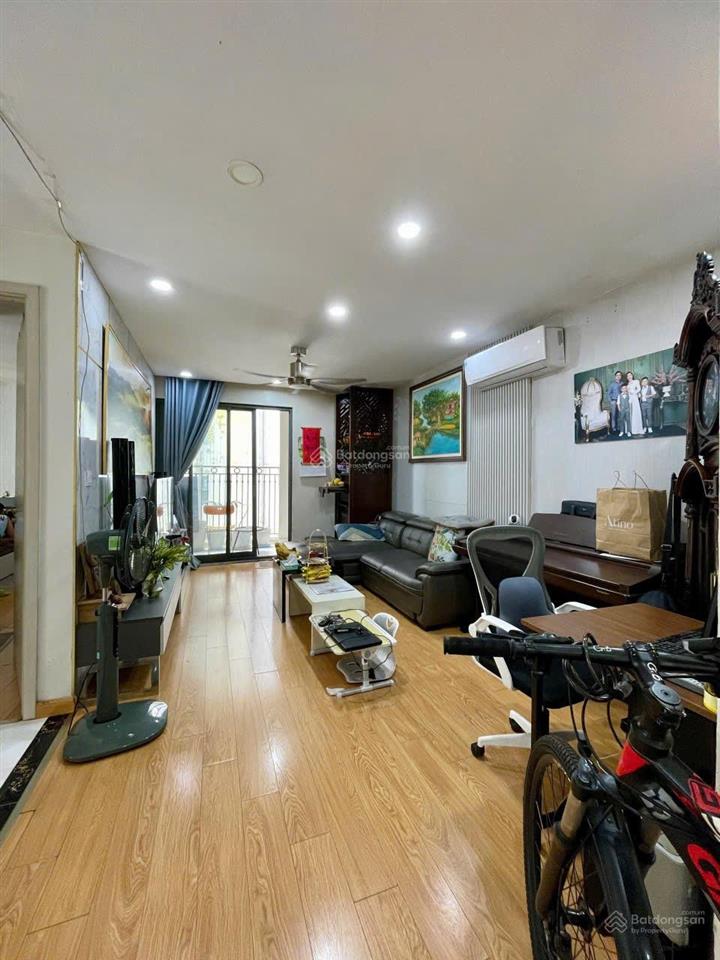 Chính chủ bán căn hộ chung cư cầu giấy lô góc 85m2 giá 6,7 tỷ