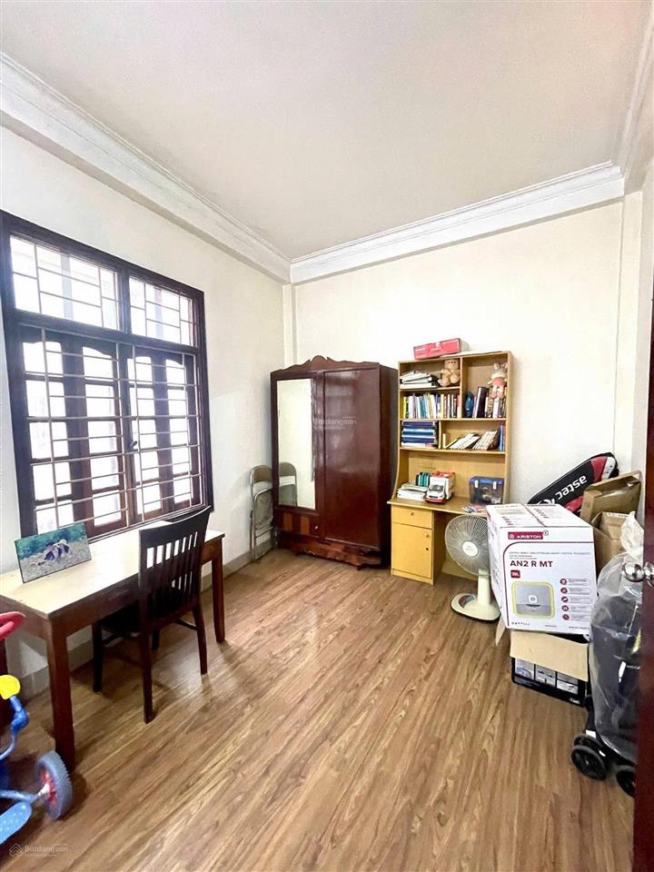 Bán nhà trần quốc vượng cầu giấy 40m x 7 tầng thang máy chỉ 12 tỷ