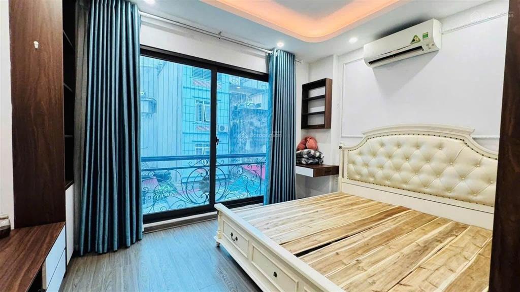 Chính chủ cần bán căn hộ cầu giấy lô góc 80m chỉ hơn 5 tỷ