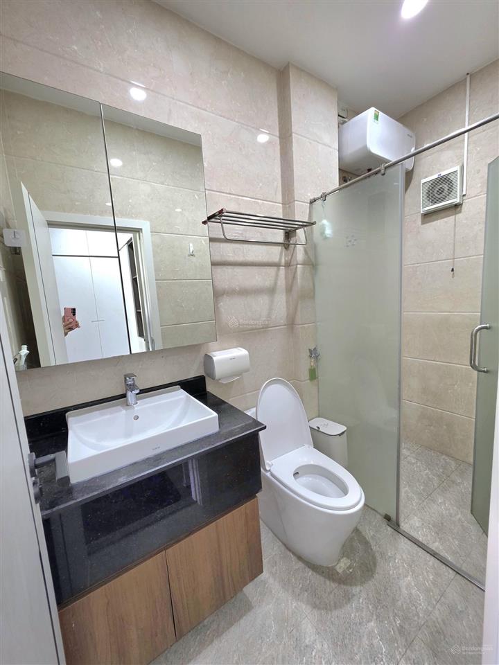 Bán nhà 4 lầu mt đường tiểu la, hòa cường, sẵn thang máy
dt đất 80m2, ngang 5m