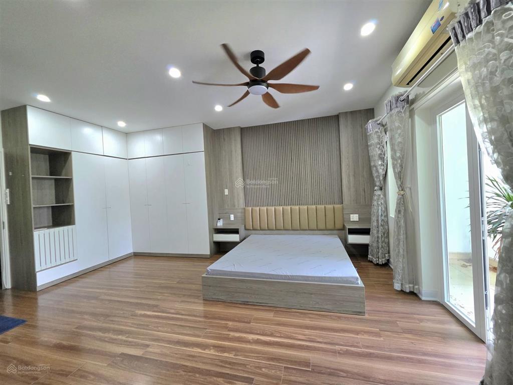 Bán nhà 4 lầu mt đường tiểu la, hòa cường, sẵn thang máy
dt đất 80m2, ngang 5m