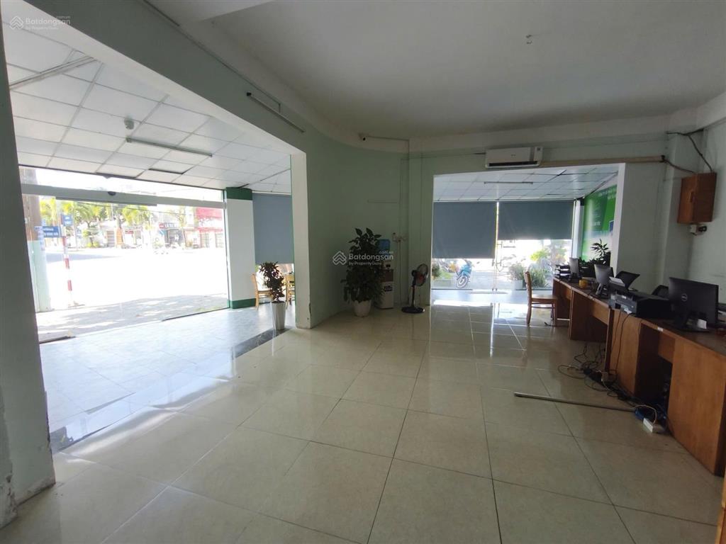 Lô góc mặt tiền 3/2 rạch giá  vị trí đắc địa  mặt tiền lớn dễ nhận dạng thương hiệu