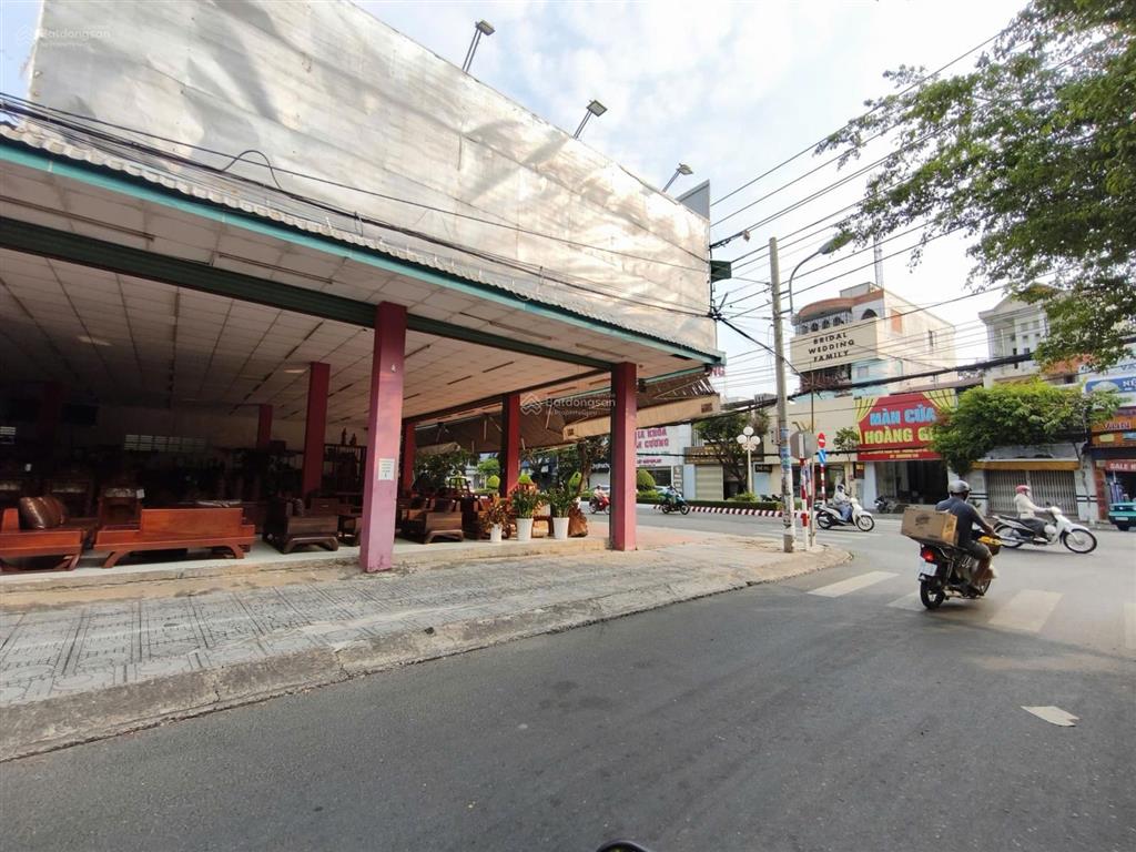 Mặt bằng kinh doanh lô góc mặt tiền đường nguyễn trung trực, rạch giá
