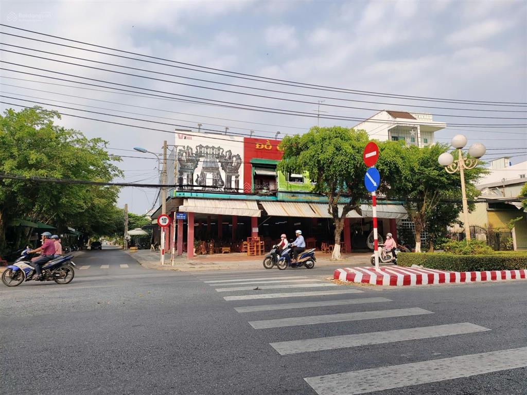 Mặt bằng kinh doanh lô góc mặt tiền đường nguyễn trung trực, rạch giá