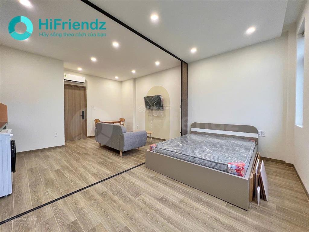 Căn hộ 1 phong ngủ, studio, full nt  tone gỗ sang trọng, khuôn viên nhiều cây xanh, có hồ bơi