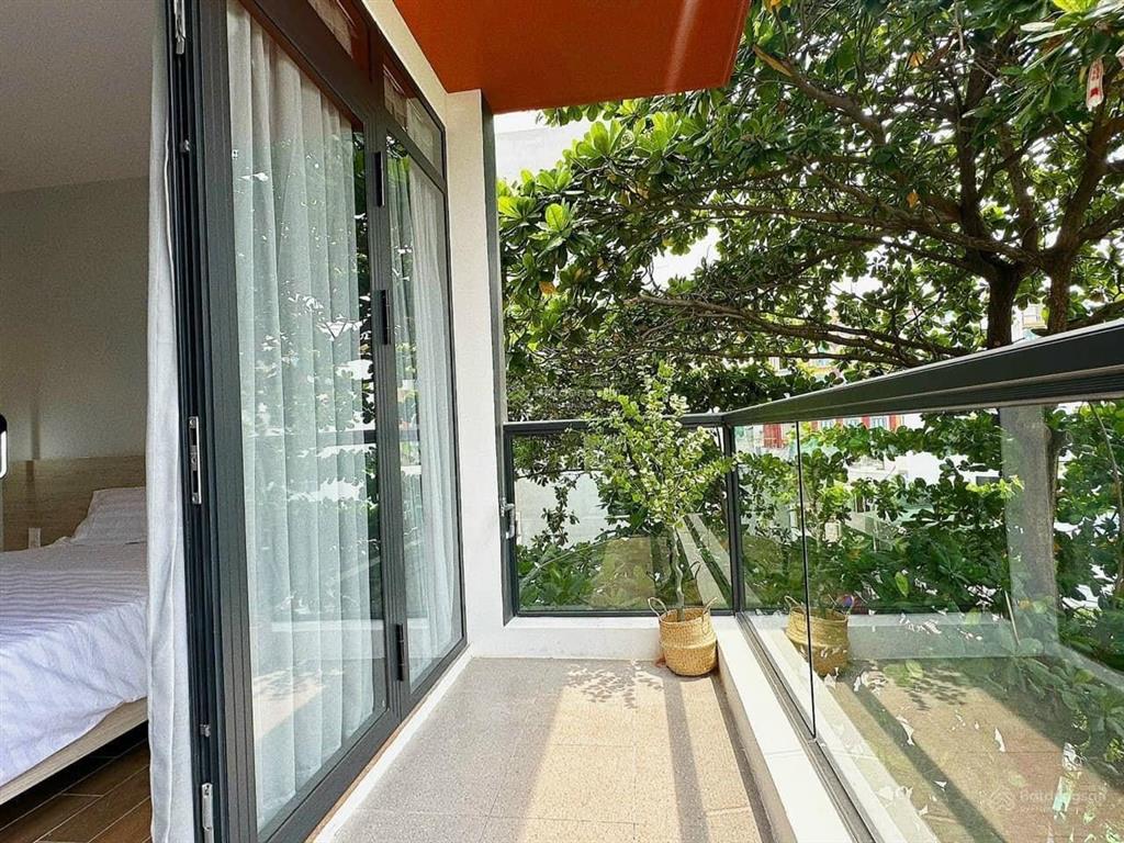 Trống siêu phẩm  1 phòng ngủ cao cấp + full nội thất  ban công + cho nuôi pet