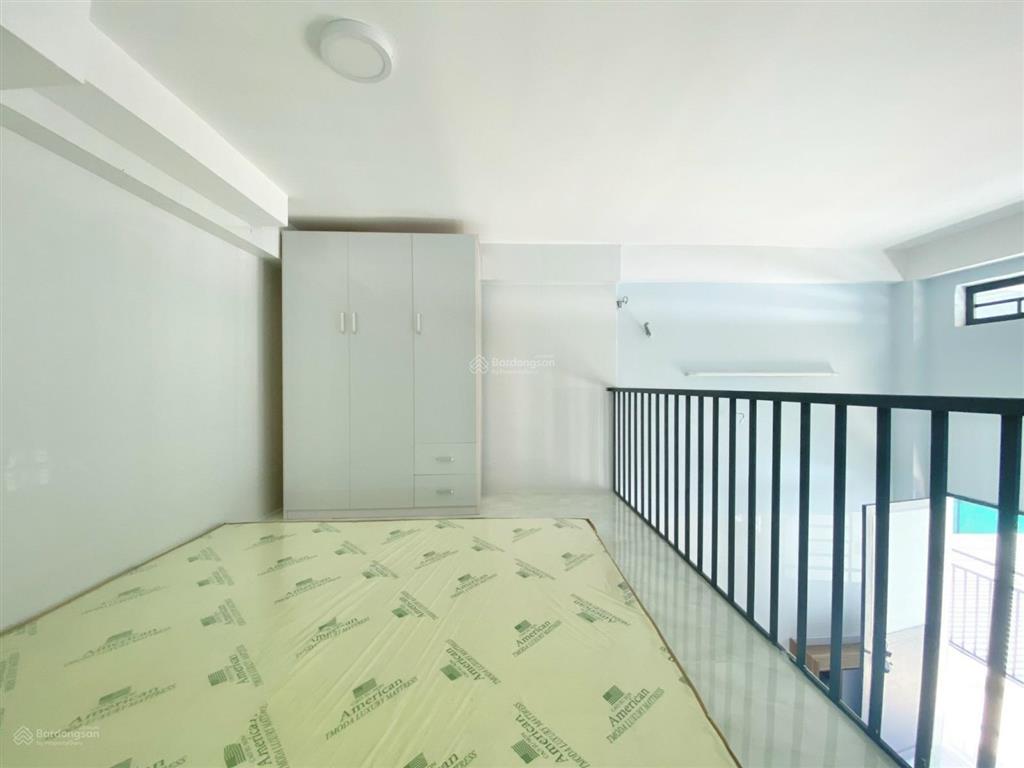 Duplex gác cao 2m  siêu rộng  có ban công hành lang phía trước