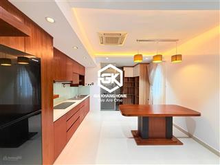 Cho thuê nhà nguyên căn 3 phòng ngủ full nội thất ở trung tâm, căn góc siêu thoáng mát hẻm ô tô