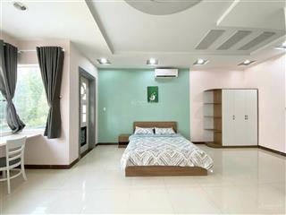 Cho thuê căn hộ ban công, full nội thất, siêu rộng, gần cầu sài gòn