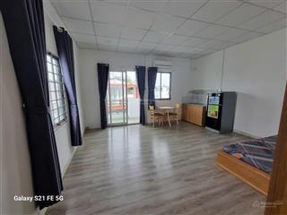 Cho thuê studio ban công siêu thoáng, full nội thất