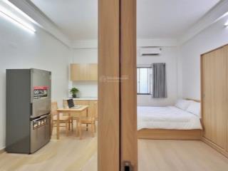 Cho thuê căn hộ 1 phòng ngủ ban công thoáng  full nội thất, siêu rộng