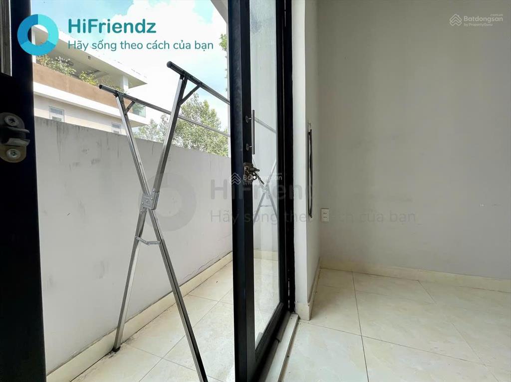 Cho thuê studio ban công thoáng  nội thất cơ bản, có máy lạnh