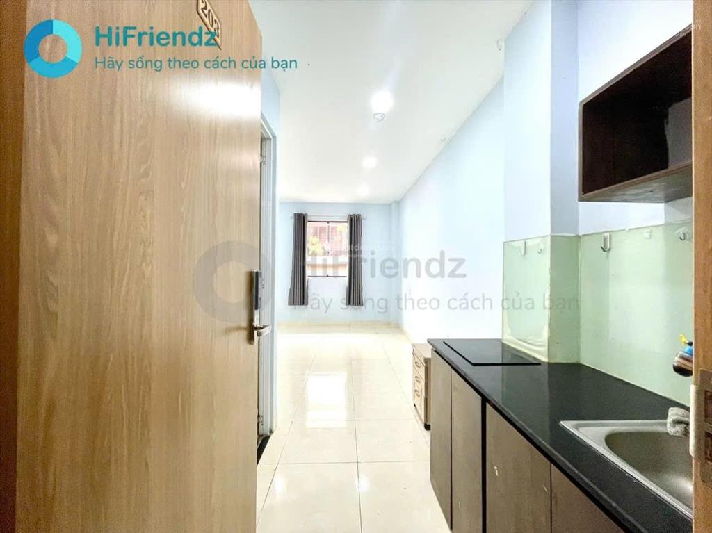 Cho thuê studio ban công thoáng  nội thất cơ bản, có máy lạnh