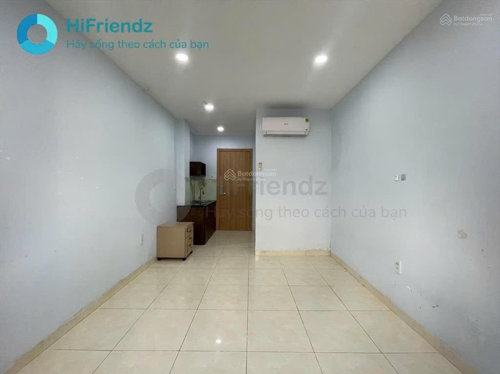Cho thuê studio ban công thoáng  nội thất cơ bản, có máy lạnh