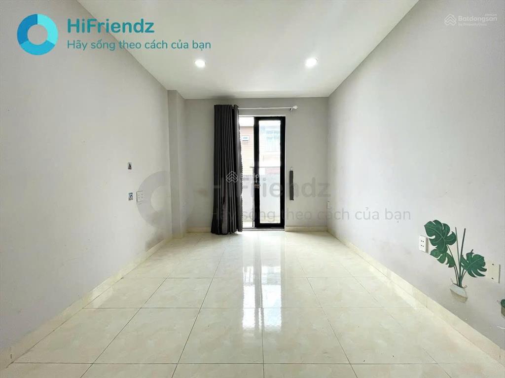 Cho thuê studio ban công thoáng  nội thất cơ bản, có máy lạnh