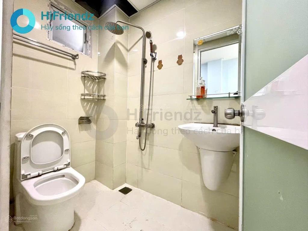 Cho thuê studio ban công thoáng  nội thất cơ bản, có máy lạnh