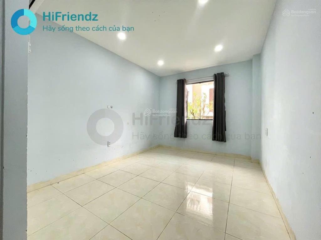 Cho thuê studio ban công thoáng  nội thất cơ bản, có máy lạnh