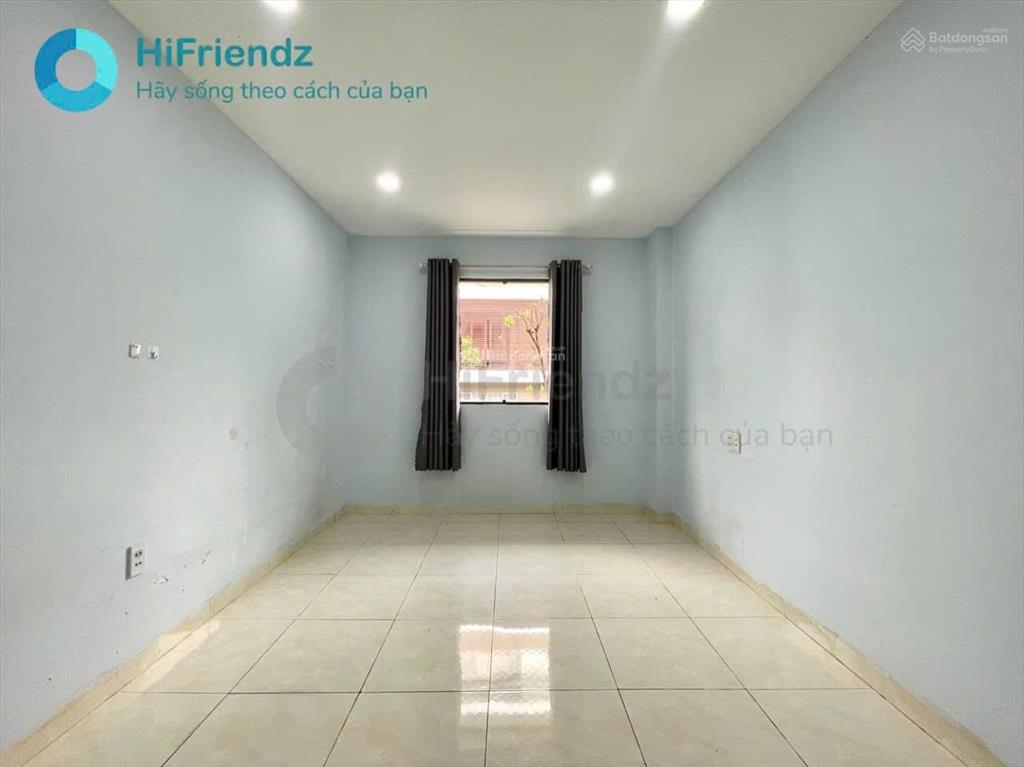 Cho thuê studio ban công thoáng  nội thất cơ bản, có máy lạnh