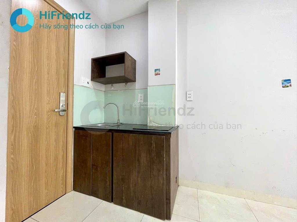 Cho thuê studio ban công thoáng  nội thất cơ bản, có máy lạnh
