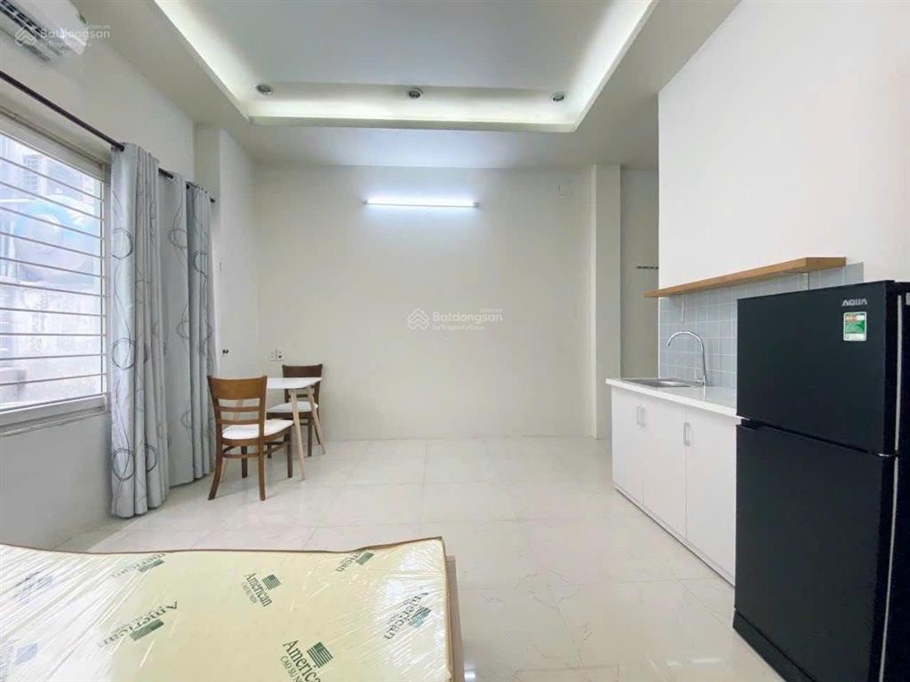 Cho thuê căn hộ cửa sổ thoáng  full nội thất, gần cầu sài gòn