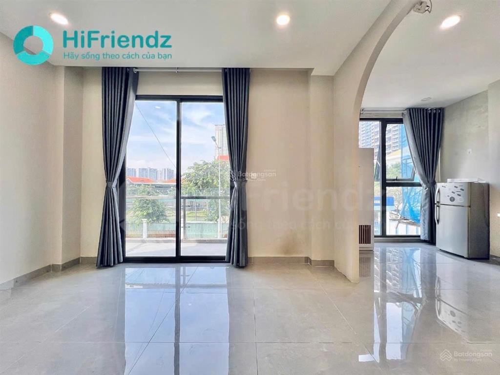 Cho thuê căn hộ 1 phòng ngủ ban công thoáng  full nội thất, gần mai chí thọ