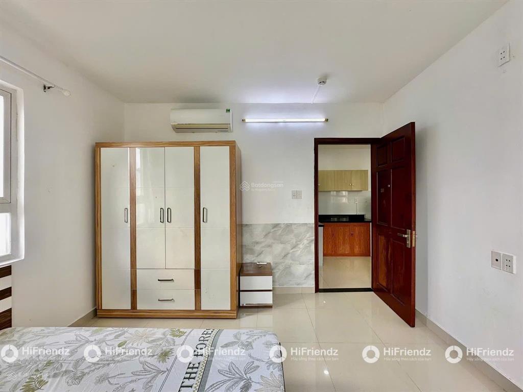 Cho thuê căn hộ 1 phòng ngủ, cửa sổ siêu thoáng  full nội thất, gần cầu sài gòn