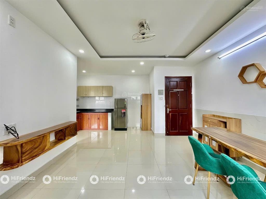 Cho thuê căn hộ 1 phòng ngủ, cửa sổ siêu thoáng  full nội thất, gần cầu sài gòn