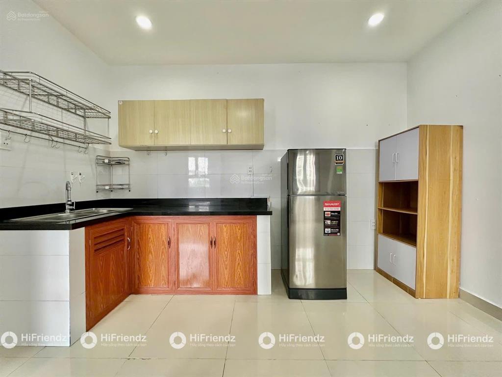 Cho thuê căn hộ 1 phòng ngủ, cửa sổ siêu thoáng  full nội thất, gần cầu sài gòn