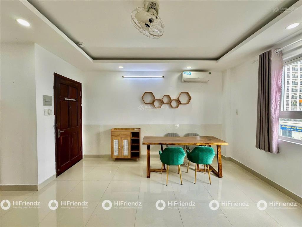 Cho thuê căn hộ 1 phòng ngủ, cửa sổ siêu thoáng  full nội thất, gần cầu sài gòn