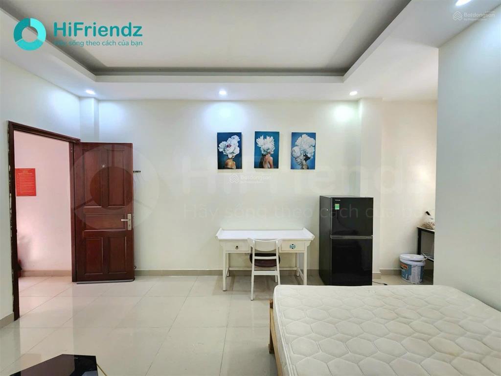 Cho thuê căn hộ siêu rộng  full nội thất, gần cầu sài gòn