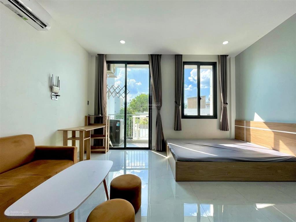 Cho thuê căn hộ ban công siêu thoáng  gần cầu sài gòn full nội thất