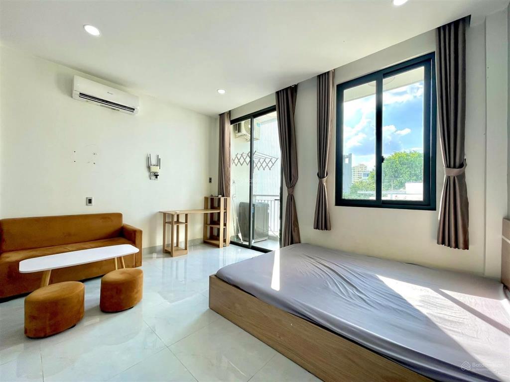 Cho thuê căn hộ ban công siêu thoáng  gần cầu sài gòn full nội thất