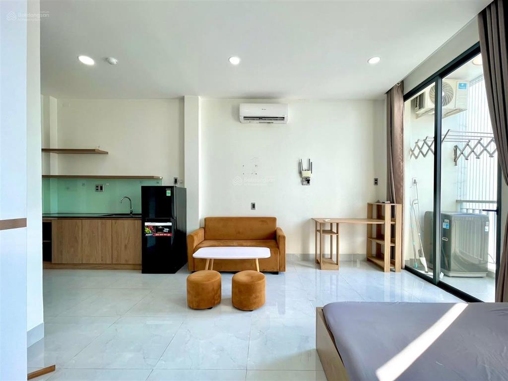 Cho thuê căn hộ ban công siêu thoáng  gần cầu sài gòn full nội thất